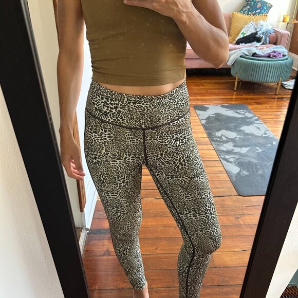 Unique animal print Nike leggings - Picture 3 of 5